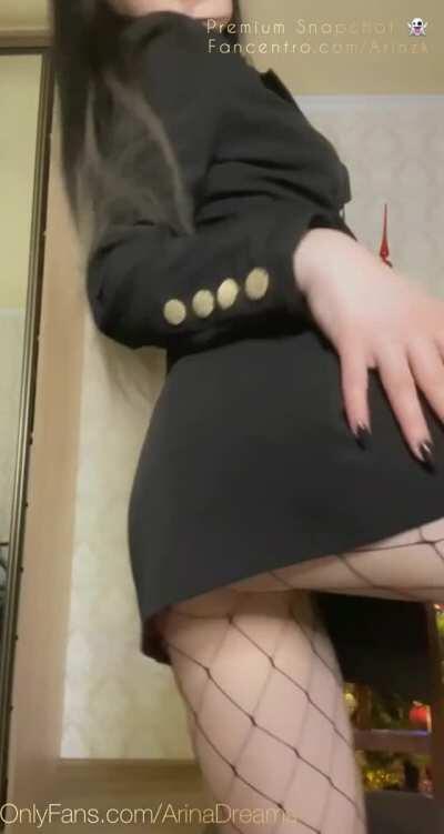 Just a little tease from a slutty pocket thot!