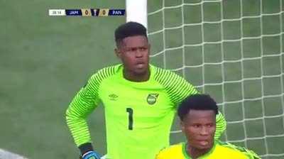 Of these two guys making the same movements