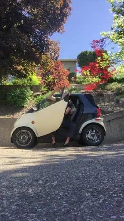 6’5 with a smart car