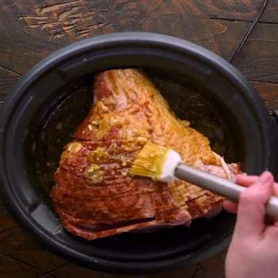 Slow Cooker Glazed Ham