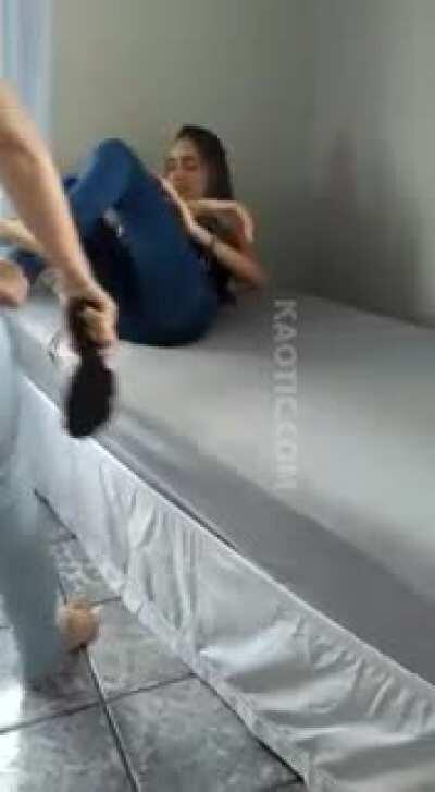 A Mother Flogs Her Daughter For Posting Nudes Of Herself Online