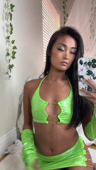 Mirror selfies are so cute