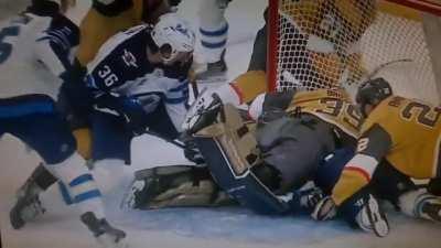 Scary moment in the Jets and Vegas game as Morgan Barron’s face gets cut by Brossoit’s skate. 