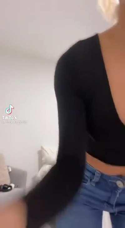 You bet I’m ripping them open and going ham on her 🥴