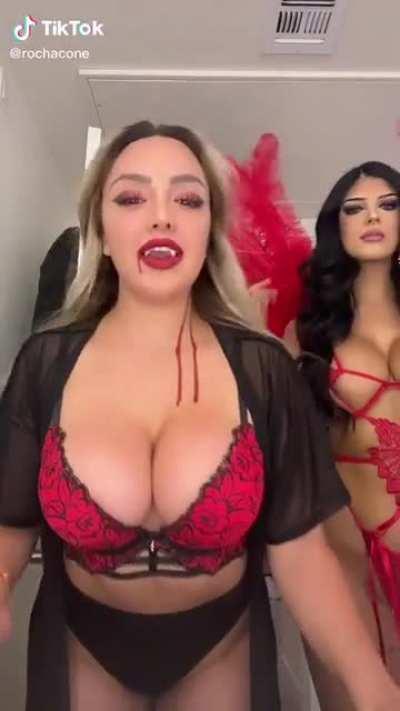 Left Or Right? | @rochacone