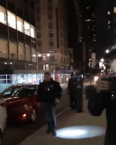 THE NYPD IS DISGUISING AS TAXI DRIVERS AND TRICKING PROTESTERS THAT ARE TRYING TO GO HOME!!! SPREAD THIS AND BE SAFE