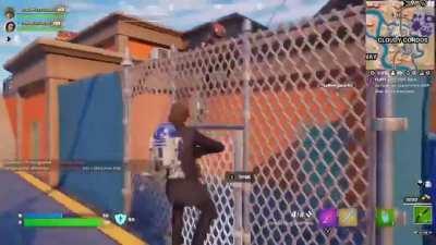 Ran into an enemy and we both mantled the fence to get to each other, and it soon turned into this...