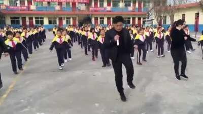 Get Your Walk On (Xzibit, 2Pac, Easy-E) - [3:49] a jack krauser mashup