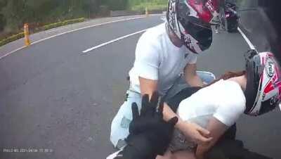 今天很火的台妹屁股刹车