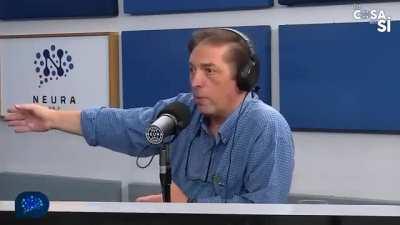 Lacha comparando El Muro de Berlin con Argentina.