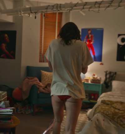 Birthday Booty: Melissa Benoist in The Girls on the Bus [S1E5-2024]