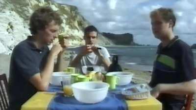 Music Video of Bigger Stronger. This Era gives the perfect vibe of an indie band and I love this Era. Some call it the Oldplay, you can see the influence of Radiohead in their early work (brothers&sisters, blue room)