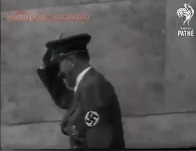 A revolução está por vir, força meus camaradas.