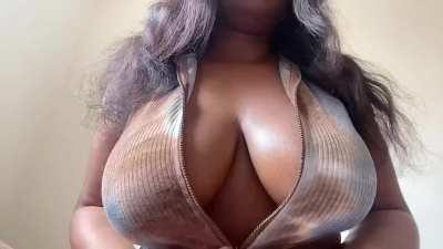 Love shaking my big black boobs ;)