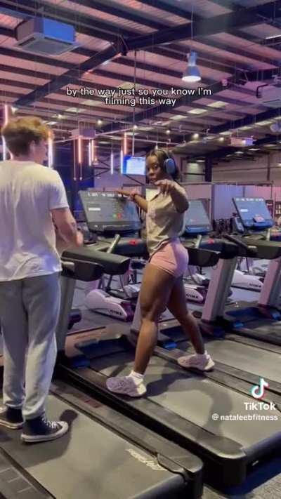 Finally someone acting the opposite 🙌🏻