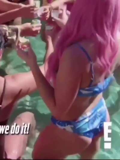 Liv’s Bikini Compilation 👙