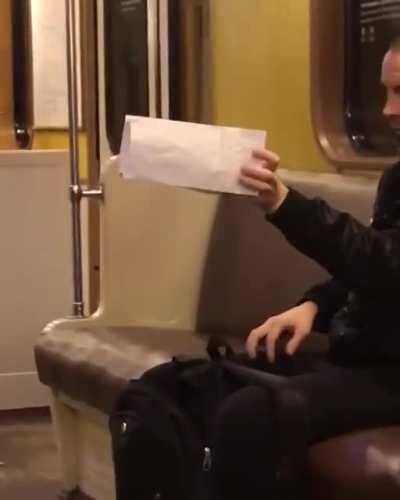 Хуй с ним с кубиком, где он нашëл самый лучший и мягкий вагон за всю жизнь?