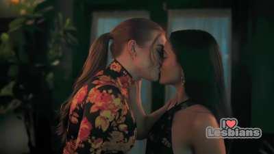Madelaine Petsch & Camila Mendes (Riverdale - s06e22) *AI ENHANCED & 60fps*