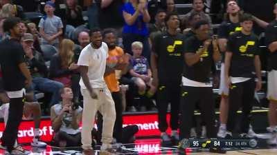 [Highlight] THT with the rejection and pass leading to the dunk in transition