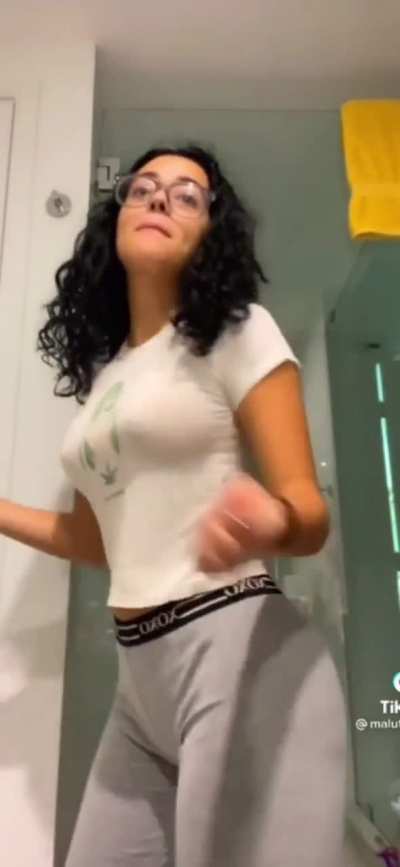 Malu Twerk Tiktok