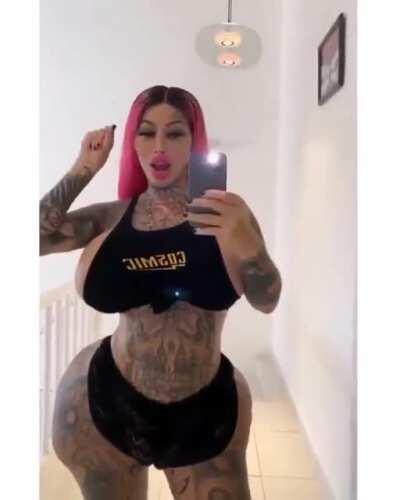 That can't be comfortable