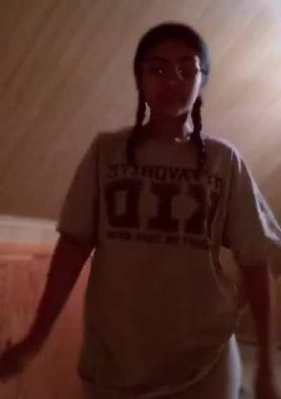 *Pyt* selling her leaks 15$