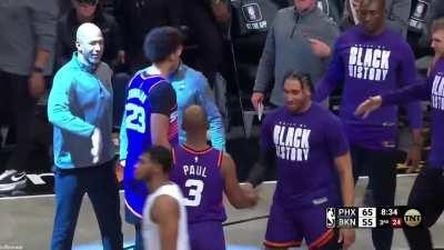 [Highlight] Chris Paul does the one handed bounce pass fake before serving the actual dish to Mikal Bridges