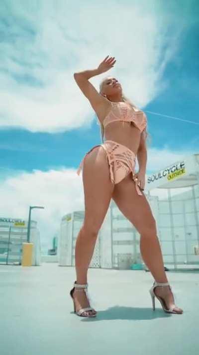 Goddamn! she's so fine