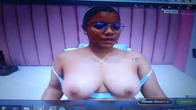 Anybody know her real name Isabella_020 is her alias ?