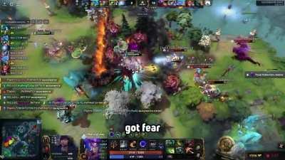 Russian legendary commentator V1lat blessing our ears on TS vs LGD Game 2 last fight (with XBOCT)