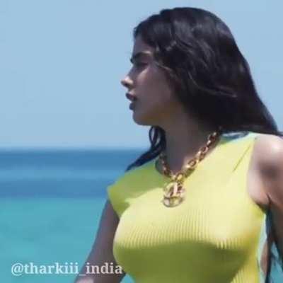 Janhvi Kapoor bikini shoot behind the scenes