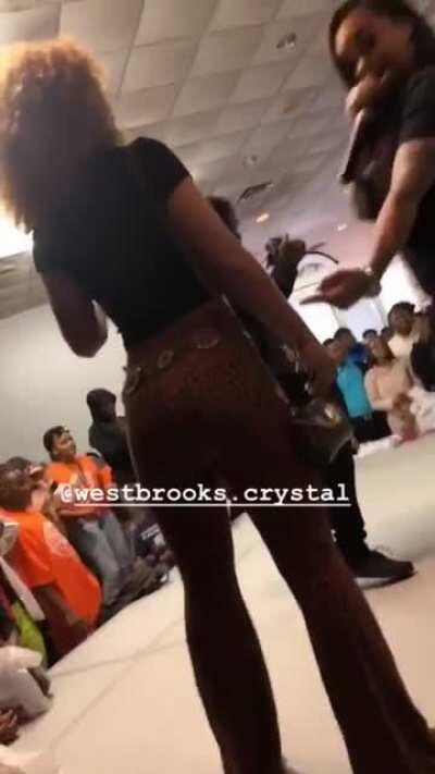 She got a little jiggle to it 👀