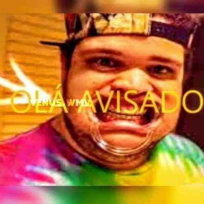 *Muquinha falando na live q a loirinha roubou tudo e se mandou*/ Chat instantaneamente: