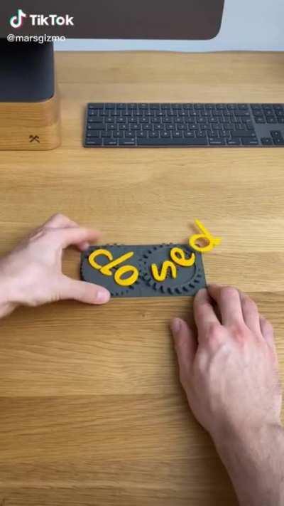 Ok so what the fuck is this. (Probably not bmf material but I thought it was weird)