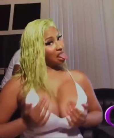 Nicki Minaj ready for a load 💦💦