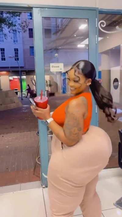 Segos showing off the goods 😍