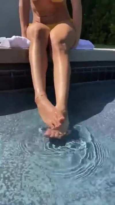 Alot more where this came from 💕 mia khalifa 👸