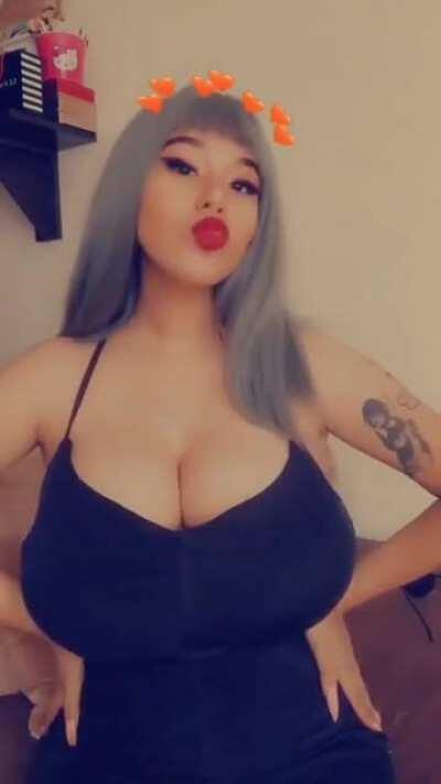 Aun asi dan ganas de agarrar le las tetas 😀😂💥