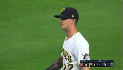 [Highlight] Kevin Newman’s 76 game errorless streak to start the season has come to an end.