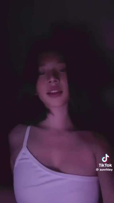 Kastang kasta na sya