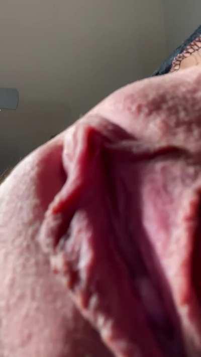 A POV of what it would look like if you let me sit on your face for all the early birds ;)