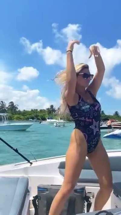 Boat dancing