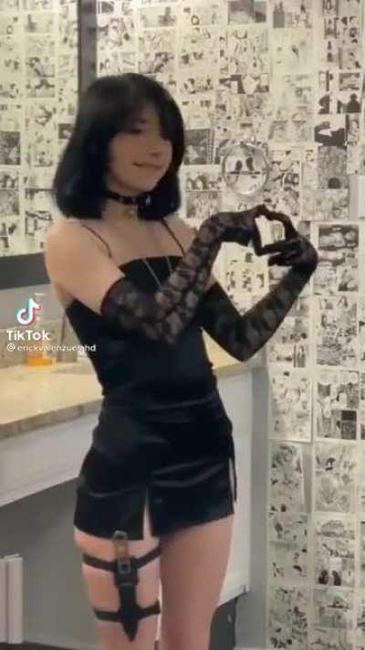 someone have this vid? i don't find this anywhere cause she deleted this