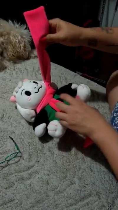 Did you ever wanted to give your Ralsei Plushie a Big Bowtie? Here is a tutorial showing how to do that!