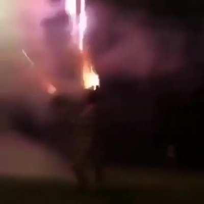 Alguém sabe nome da música?