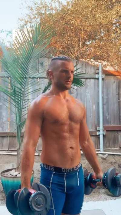 Just getting hot and sweaty 🥵 [M]