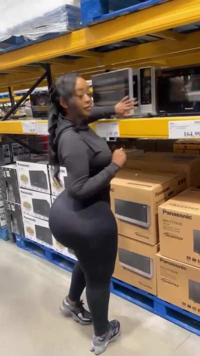 Big booty shopping