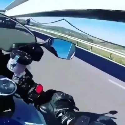 This person is just a plain dumbass