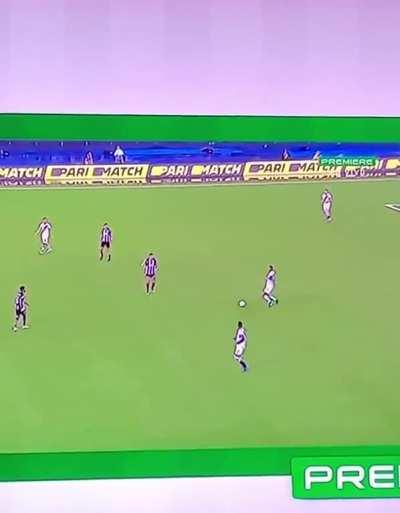 Pega o controle de bola do pai