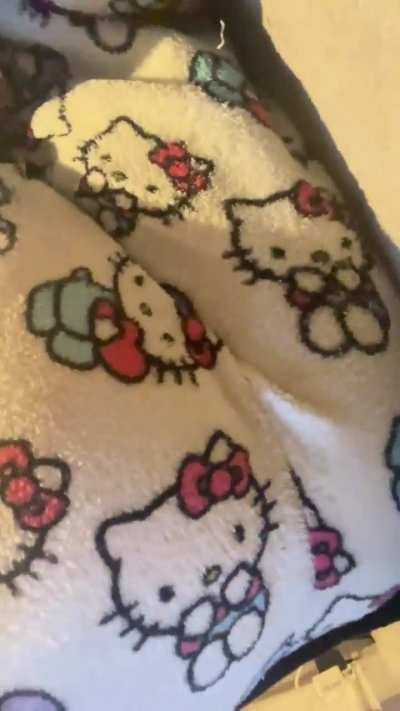 hello kitty fart
